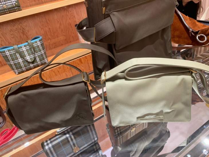 Picture of Burberry Handbags _SKUfw151791010fw